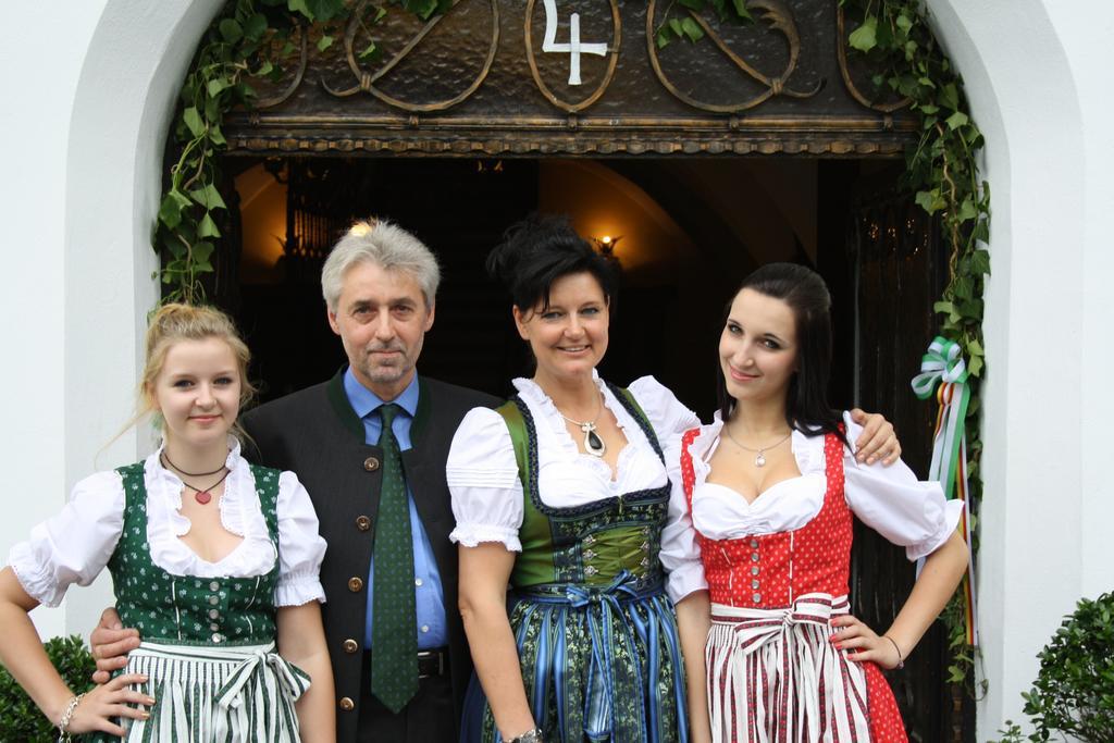 Gasthof Zur Schmiede Berg im Drautal Esterno foto