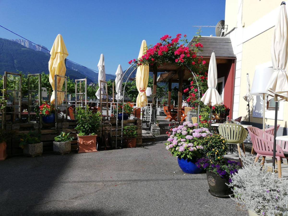 Gasthof Zur Schmiede Berg im Drautal Esterno foto